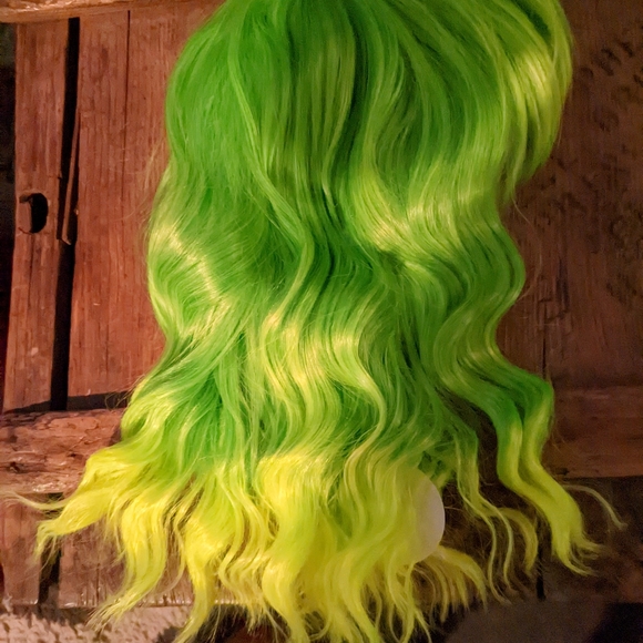 Neon Green wig - Picture 3 of 6